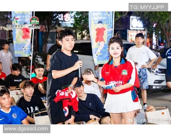 免费足球球星引发关注 转会市场新风潮与潜力巨星崛起