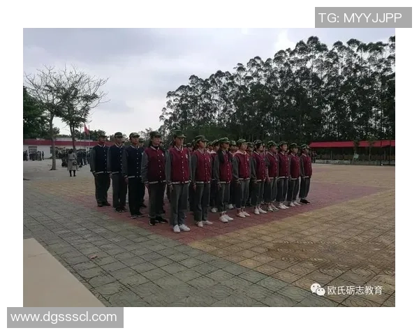 莆田足球球星成长之路与家乡文化激情交织的荣耀历程 莆田足球球星成长之路与家乡文化激情交织的荣耀历程