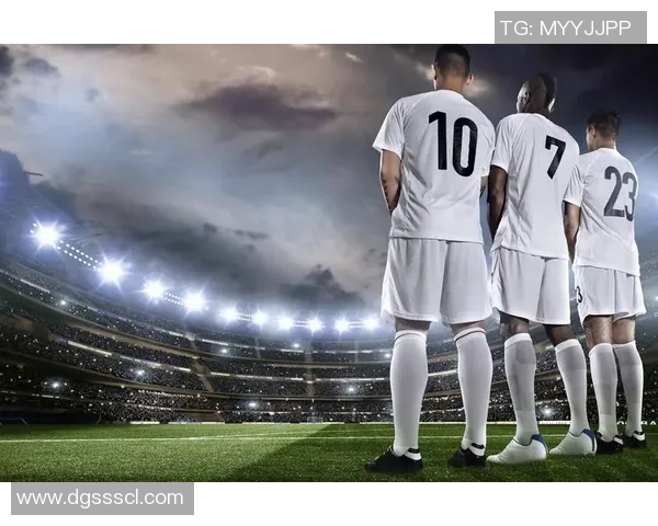 足球天才纵横绿茵场铸就传奇 无可替代的荣耀与梦想 足球天才纵横绿茵场铸就传奇 无可替代的荣耀与梦想