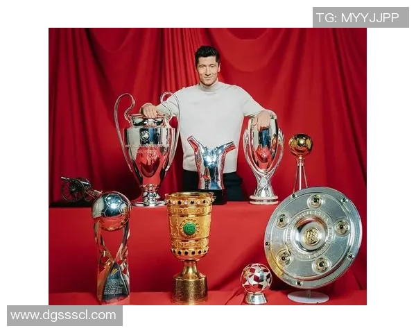 足球巨星西装革履合影展示完美风采与魅力 领袖气质尽显球场外风头 足球巨星西装革履合影展示完美风采与魅力 领袖气质尽显球场外风头